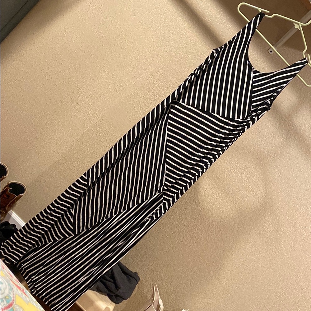 NWT apt. 9 dress. Medium